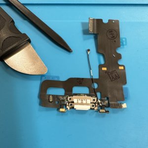 iPhone7 ライトニング交換