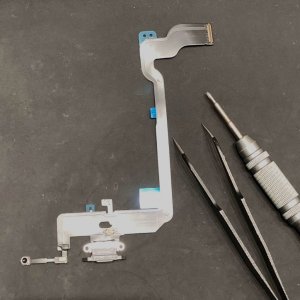 iPhoneXS ライトニング修理