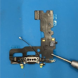 iPhone7 ライトニング修理