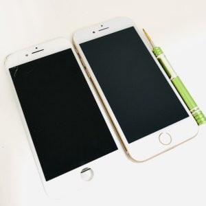 iPhone8 フロントパネル交換修理