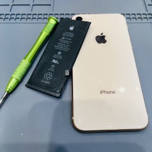 iPhone8　バッテリー交換