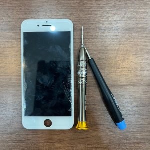 iPhone 8 パネル交換