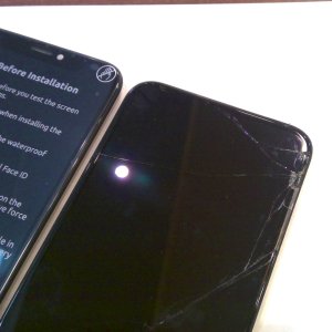 iPhoneXS フロントパネル交換