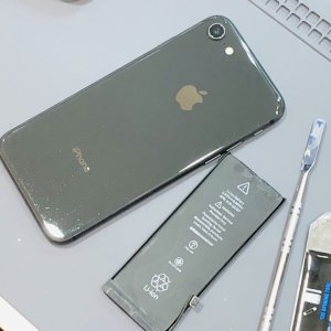 iPhone8 バッテリー交換