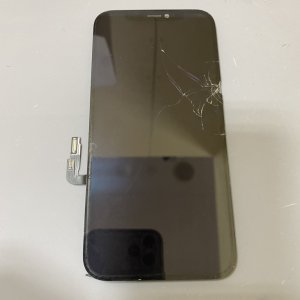 iPhone12　フロントパネル交換