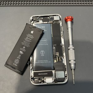 iPhoneSE2 バッテリー交換 即日修理