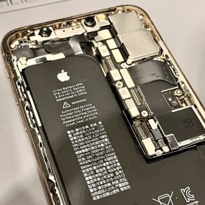 iPhone XS バッテリー交換