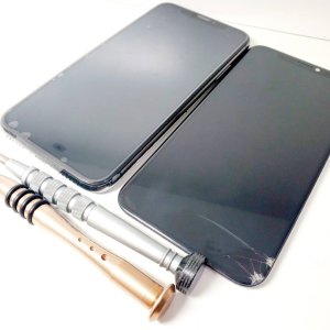 iPhoneXS フロントパネル交換