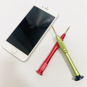 iPhone8 ライトニング交換 充電出来ない