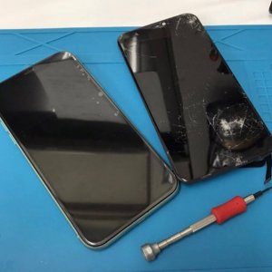 iPhone11 パネル交換