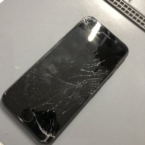 iPhoneSE2 フロントパネル交換