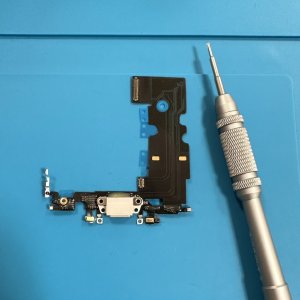 iPhone8 ライトニング交換