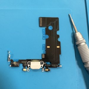 iPhone8 ライトニング交換