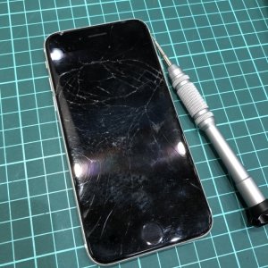 iPhoneSE2 フロントパネル交換