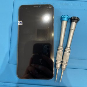 iPhone12 フロントパネル交換