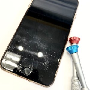 iPhone8 フロントパネル交換