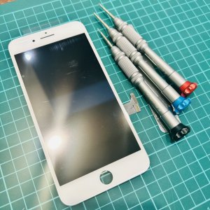 iPhone8plus パネル交換