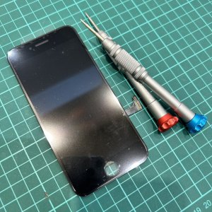 iPhone8 パネル交換