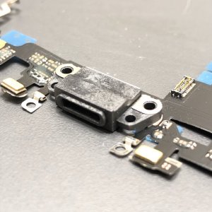 iPhone8 ライトニング交換