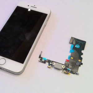 iPhone8ライトニング交換