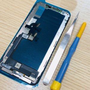 iPhoneXS フロントパネル修理