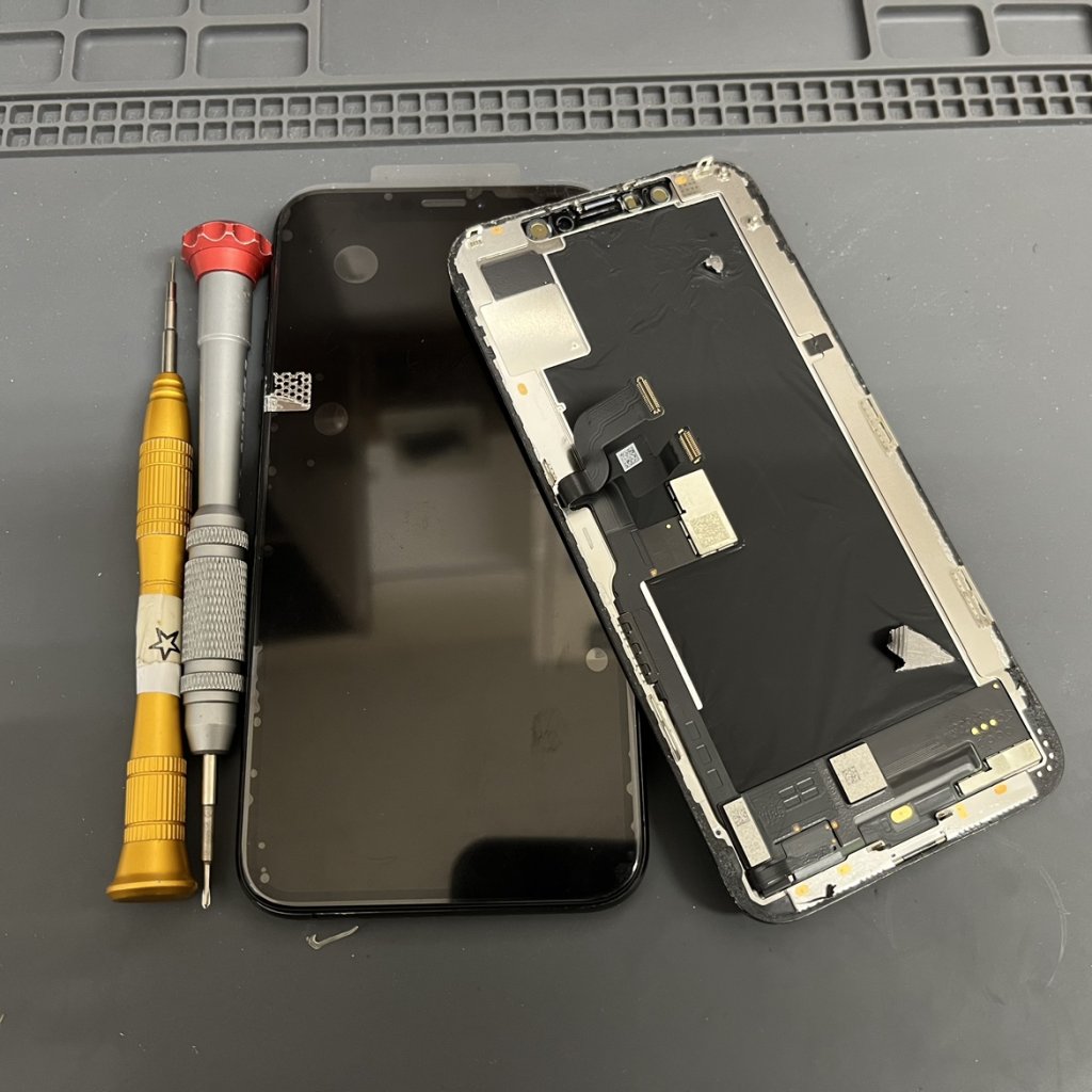 iPhoneXS 液晶交換