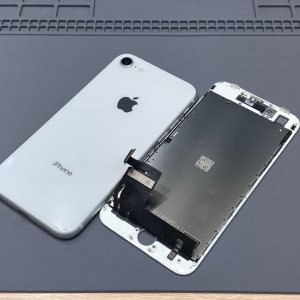 iPhone8 フロントパネル交換