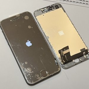 iPhoneSE2 フロントパネル交換