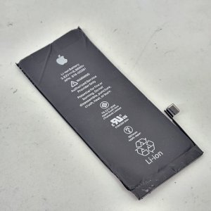 【iPhone8 バッテリー交換】お急ぎですか⁈10分あれば終わらせます!!