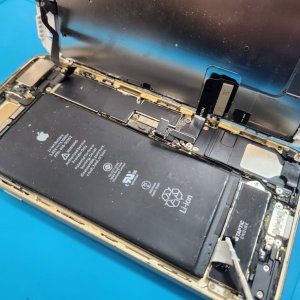 【iPhone7 バッテリー交換&ガラス修理】30分で作業完了‼︎