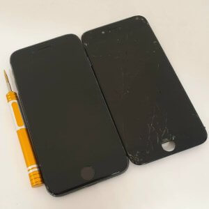 iPhone8 フロントパネル交換修理