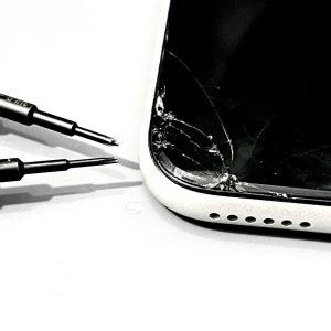 iPhoneSE2 フロントパネル交換