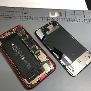 iPhone11 後ろポケット着座画面破損 液晶交換