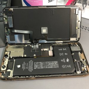 iPhone11pro 使用時間短縮 バッテリー交換