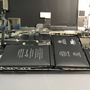 iPhoneX バッテリー膨張 パネル浮き上がり 点検修理