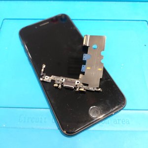 iPhoneSE2 ライトニング交換