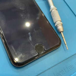 iPhone8 ホームボタン修理