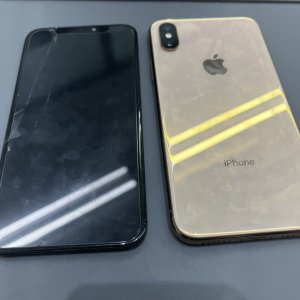 iPhoneXS フロントパネル交換