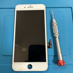 iPhone8Plus パネル交換