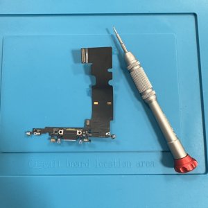 iPhone8Plus ライトニング交換