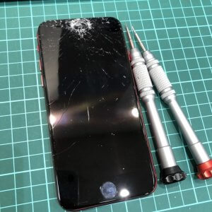 iPhoneSE3 フロントパネル交換