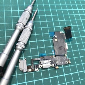 iPhone6SP アイフォン6S+ ライトニング交換