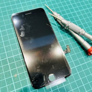 iPhoneSE3 パネル交換