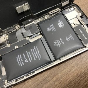 iPhoneX　バッテリー交換（バッテリー膨張）