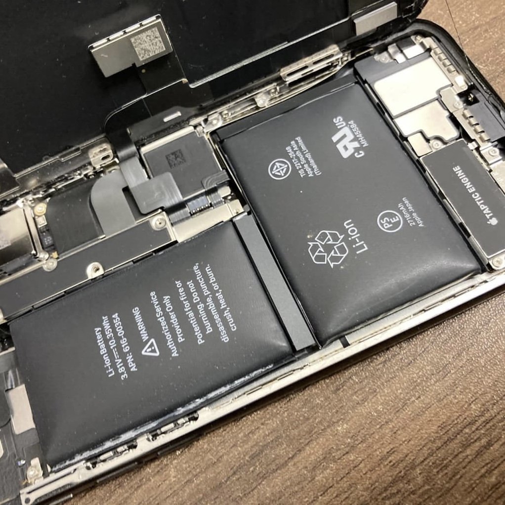iPhoneX バッテリー交換(バッテリー膨張)