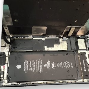 iPhone8　水没修理　