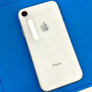 iPhone8 バックパネル交換