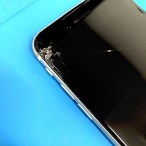 iPhoneSE2 パネル交換