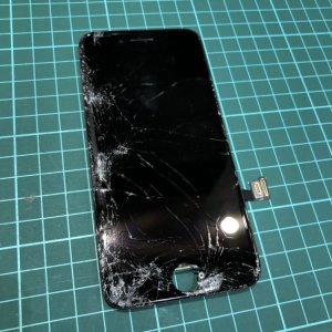 iPhone8 フロントパネル交換