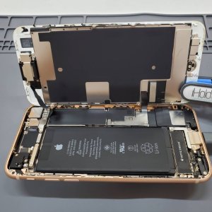 iPhone8 バッテーリー交換